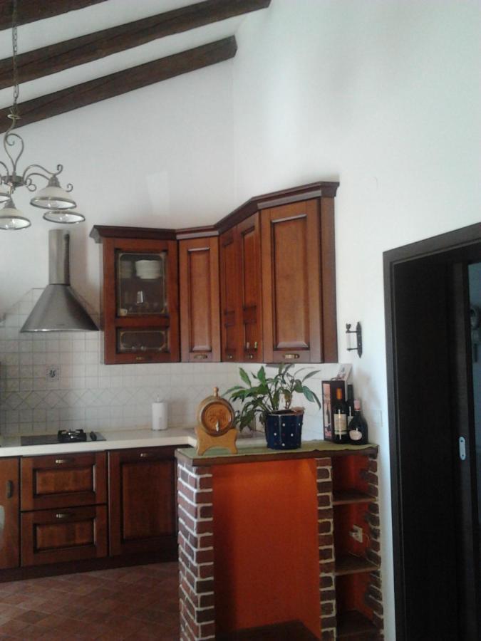 Sunshine Apartment Palit Esterno foto