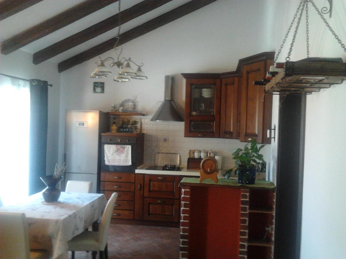 Sunshine Apartment Palit Esterno foto